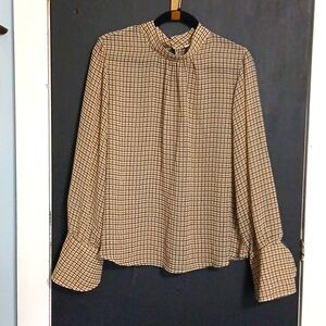 Long sleeve Belle cuff blouse size XX large